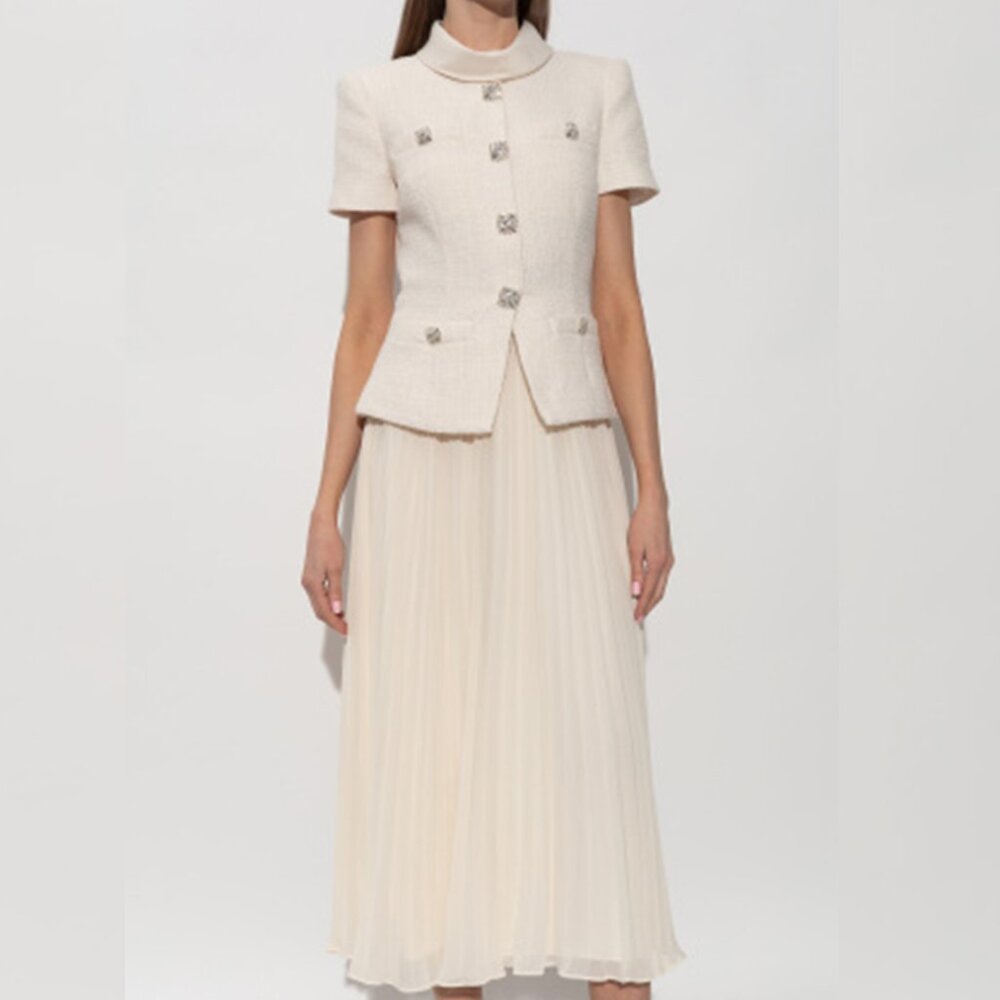 Self-Portrait - A mid-length dress with a beige lady's pleated skirt design